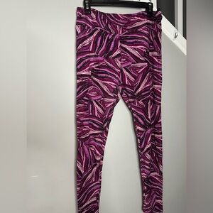 155: PreLoved LuLaRoe Women's Pink and Black Patterned Leggings